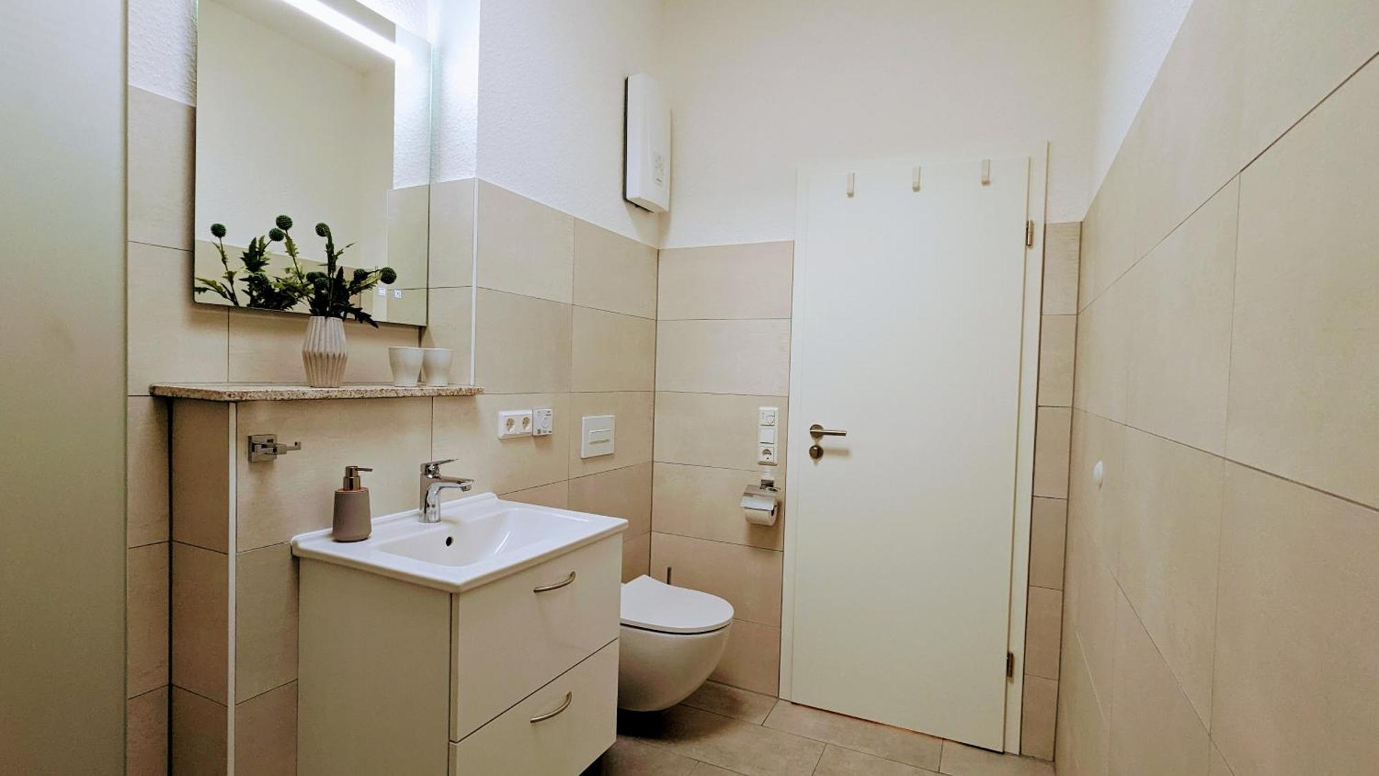 Fewo Urban Gotha - Apartment Orangerie - Am Schlosspark- Parken An Der Der Tuer- Barrierefrei, 900 Meter Zum Bahnhof - Wallbox 外观 照片